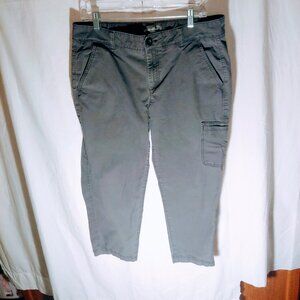 Effortlessly Stylish: Eddie Bauer Casual Capris